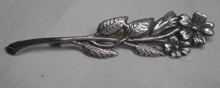 Zilveren antieke lange broche met trompet sluiting nr.400, Sieraden, Tassen en Uiterlijk, Broches, Zo goed als nieuw, Zilver, Zilver