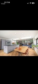 Prachtige eiken tafel met uniek design onderstel, Huis en Inrichting, Keuken | Complete keukens, Ophalen, Gebruikt