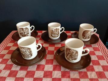 Vintage Kopjes en Schotels met Ambachten beschikbaar voor biedingen