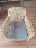 Twee Rotan stoelen met kussens en  2 laags glazen tafel, Ophalen, Riet of Rotan, Relax, Gebruikt