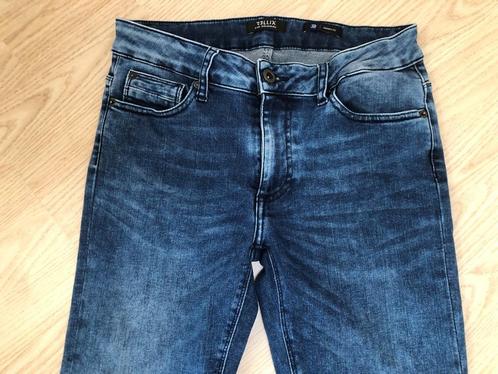 Rellix jeans Ryan skinny blauw mt 182 (30), Kleding | Heren, Spijkerbroeken en Jeans, Zo goed als nieuw, W32 (confectie 46) of kleiner
