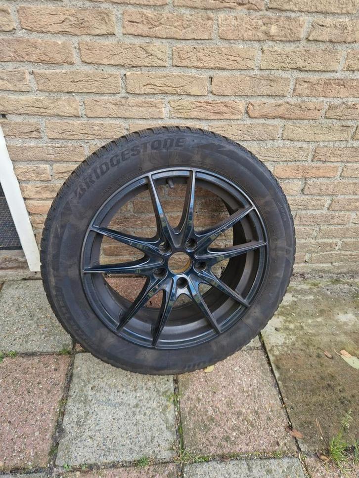 Set Winterbanden 215/55 R17 op LM velg + bouten, Auto-onderdelen, Banden en Velgen, Band(en), Winterbanden, 17 inch, 215 mm, Personenwagen