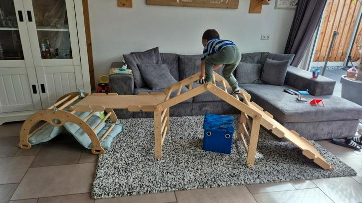 2 klimrekken, 2 glijbanen  en een boog, Kinderen en Baby's, Speelgoed | Houten speelgoed, Zo goed als nieuw, Overige typen, Ophalen of Verzenden