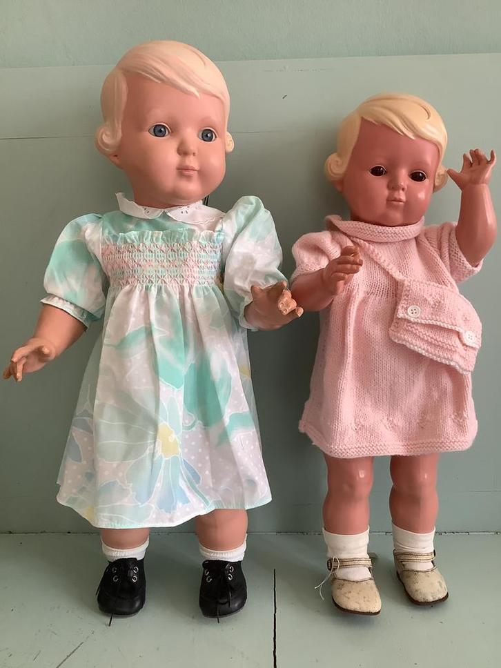 Schildpad poppen antiek  56 cm en 49 cm met rose jurk., Verzamelen, Poppen, Zo goed als nieuw, Pop, Ophalen of Verzenden