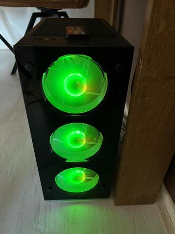 Game kast met inhoud beschikbaar voor biedingen