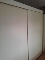 Witte MDF Kledingkast met Schuifdeuren - 220cm hoog, Huis en Inrichting, Ophalen, Gebruikt, 200 cm of meer, 200 cm of meer
