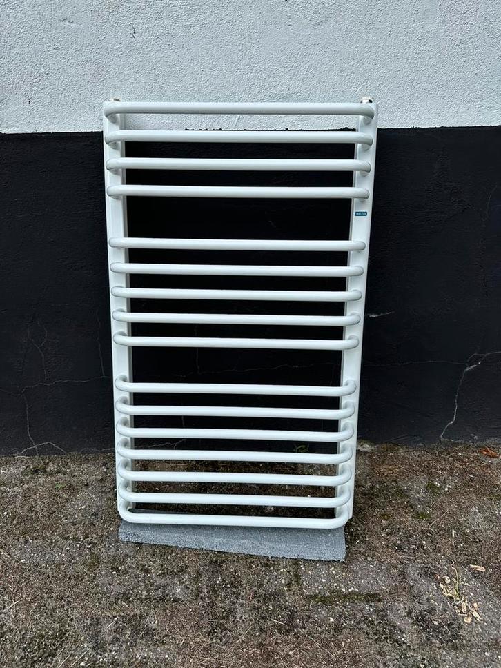 Handdoekradiator 90 x 55 wit, Doe-het-zelf en Verbouw, Verwarming en Radiatoren, Zo goed als nieuw, Radiator, 800 watt of meer