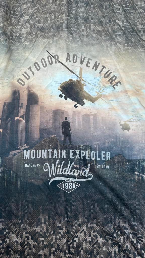 Outdoor adventure sweat paneel, Hobby en Vrije tijd, Stoffen en Lappen, Zo goed als nieuw, Katoen, 120 cm of meer, 30 tot 200 cm