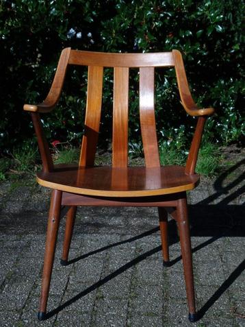 Vintage/retro houten jaren '60 stoel beschikbaar voor biedingen