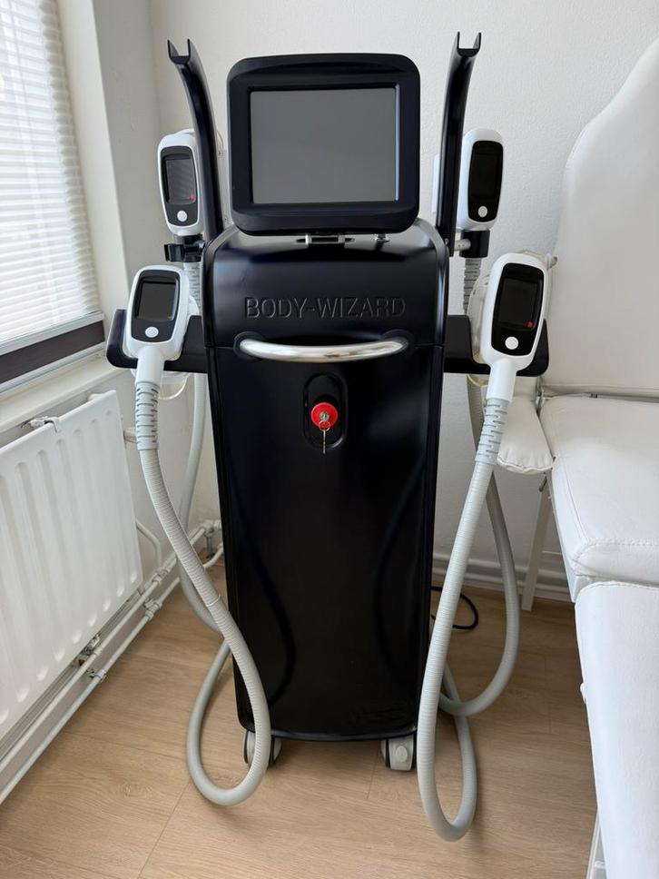 Bodywizard cryolipolyse+instagram 5000+ volgers+accessoires, Witgoed en Apparatuur, Persoonlijke-verzorgingsapparatuur, Zo goed als nieuw