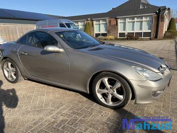 MERCEDES SLK R171 Bruin C723 rechts zijskirt 2005-2011 beschikbaar voor biedingen