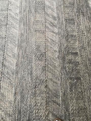 Wollen geknoopt tapijt afm.240 x 340 cm beschikbaar voor biedingen