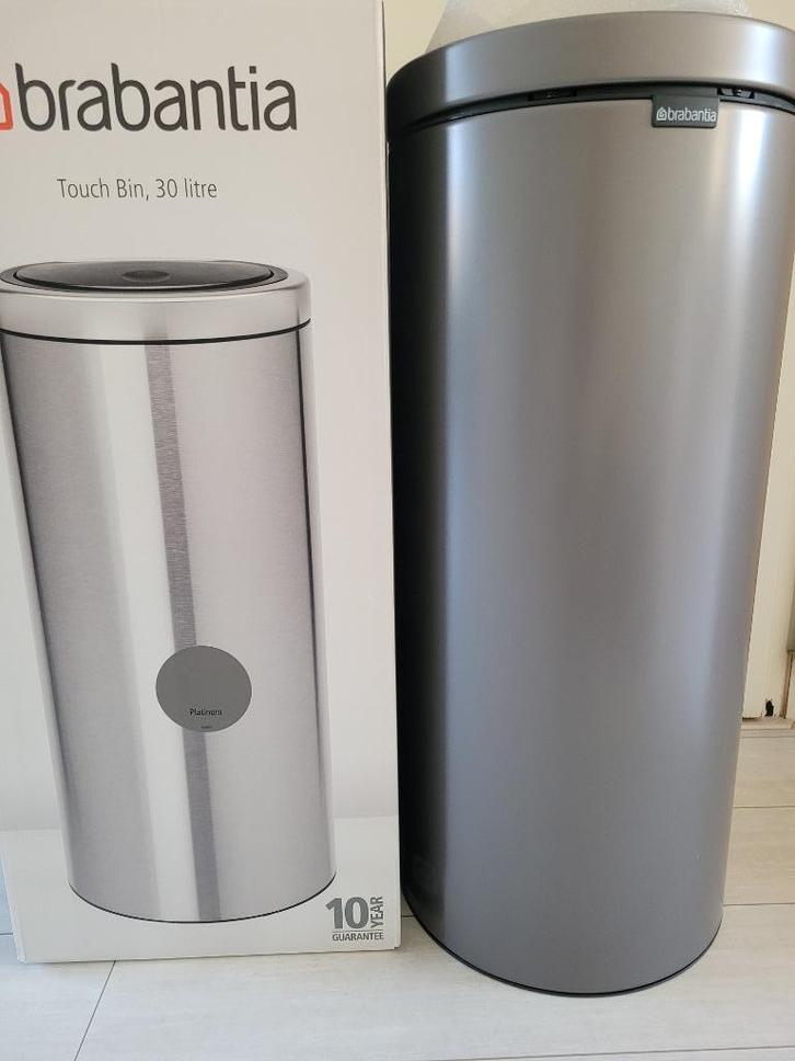 Brabantia Touch Bin Flat Top prullenbak 30L Platinum, Huis en Inrichting, Woonaccessoires | Prullenbakken, Nieuw, Rvs, 50 tot 75 cm