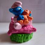 Leuk poppetje.   Baby Smurf met beer., Verzamelen, Smurfen, Ophalen of Verzenden, Zo goed als nieuw
