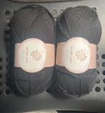 black yarn 200g, Ophalen of Verzenden, Zo goed als nieuw, Haken, Patroon of Boek