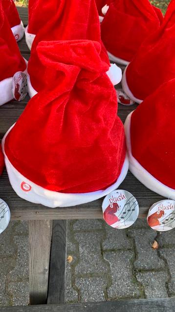 Kerstmutsen zingend/ dansend 10 stuks beschikbaar voor biedingen