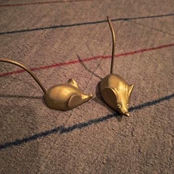 2 messing muizen beschikbaar voor biedingen