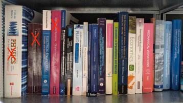 Studiebooks Mechanischal Engineering en Economics beschikbaar voor biedingen