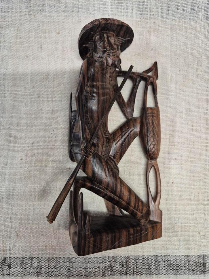 Houten beeldje van een visser, Antiek en Kunst, Kunst | Beelden en Houtsnijwerken, Ophalen of Verzenden