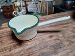 Emaille steelpannetje crème met gouden bies en groene rand, Ophalen