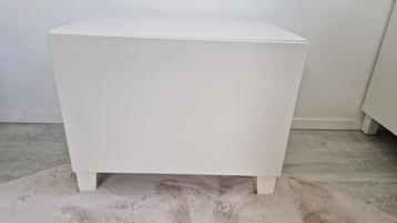 Besta kast wit hoogglans  beschikbaar voor biedingen