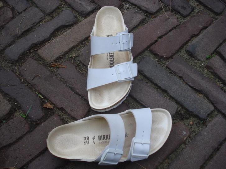 GRATIS VERZENDEN WITTE LEREN ARIZONA BIRKENSTOCKS MT 38, Kleding | Dames, Schoenen, Nieuw, Slippers, Wit, Verzenden