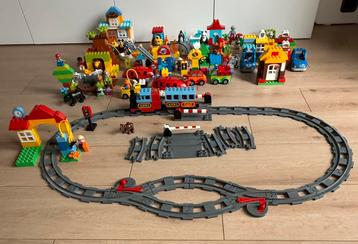Diverse Duplo sets waaronder ook Duplo trein en vliegtuigen beschikbaar voor biedingen