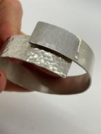 Z505 Prachtige zilveren manchetarmband gehamerd, Sieraden, Tassen en Uiterlijk, Armbanden, Ophalen of Verzenden, X, Zilver, Zilver