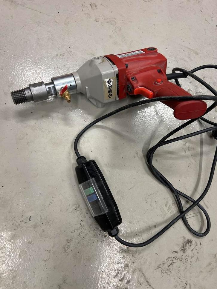 Diamant Boormachine - Weinig Gebruikt, Doe-het-zelf en Verbouw, Gereedschap | Boormachines, Zo goed als nieuw, Boormachine, 600 watt of meer