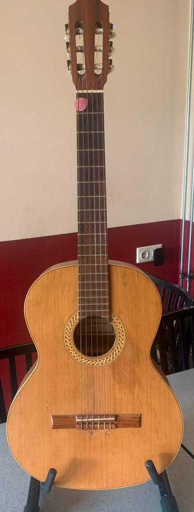 Klassieke Gitaar  Juan Salvador 6C, Muziek en Instrumenten, Snaarinstrumenten | Gitaren | Akoestisch, Zo goed als nieuw, Klassieke of Spaanse gitaar
