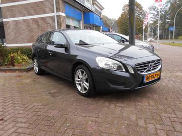 Volvo V60 T3 Kinetic 150pk  NL-auto !!! beschikbaar voor biedingen