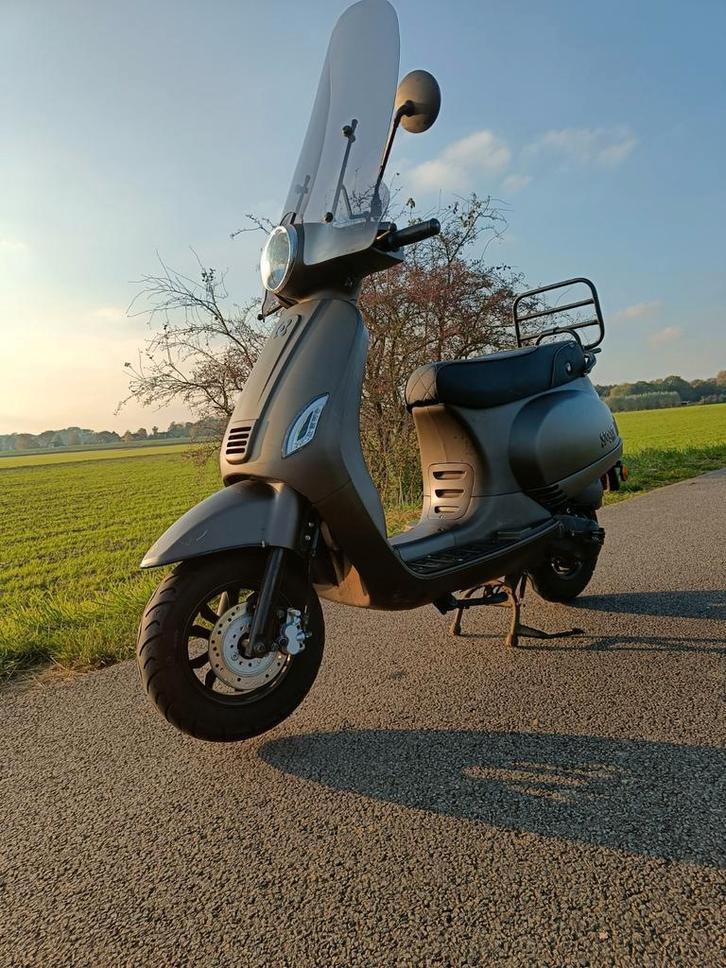 Agm vx50i, Fietsen en Brommers, Scooters | Overige merken, Gebruikt, Maximaal 45 km/u, Benzine, Ophalen of Verzenden