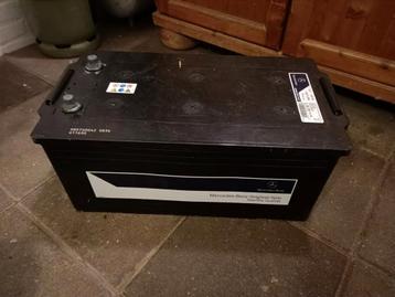 Zware accu 12 volt 220 ah beschikbaar voor biedingen