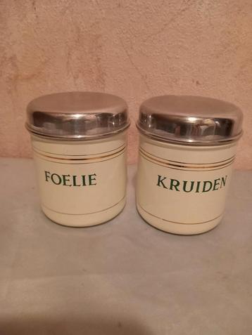 Wit/crème emaille kruidenbusjes  beschikbaar voor biedingen