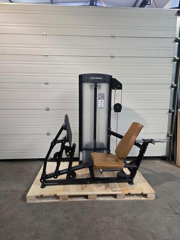 LIFE FITNESS LEG PRESS beschikbaar voor biedingen