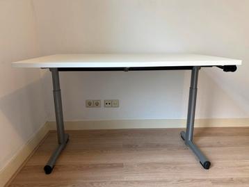 In hoogte verstelbaar bureau 120x80 wit, zit sta, Ahrend beschikbaar voor biedingen