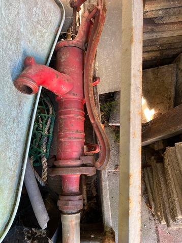 Antieke Waterpomp - Decoratief beschikbaar voor biedingen