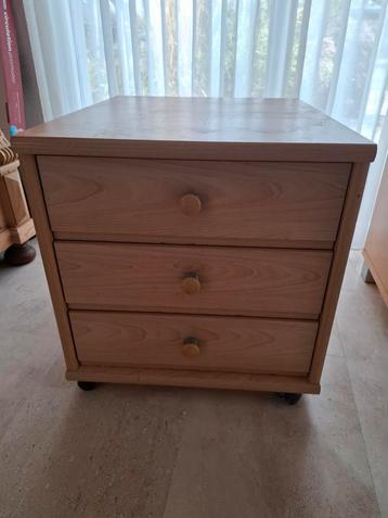 Burokastje met laden beschikbaar voor biedingen