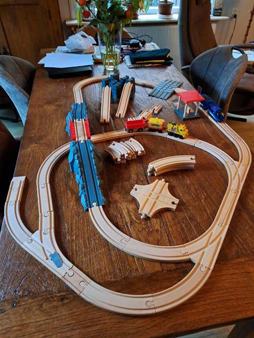 Houten speelgoed trein MET aanvulling., Kinderen en Baby's, Speelgoed | Houten speelgoed, Gebruikt, Ophalen