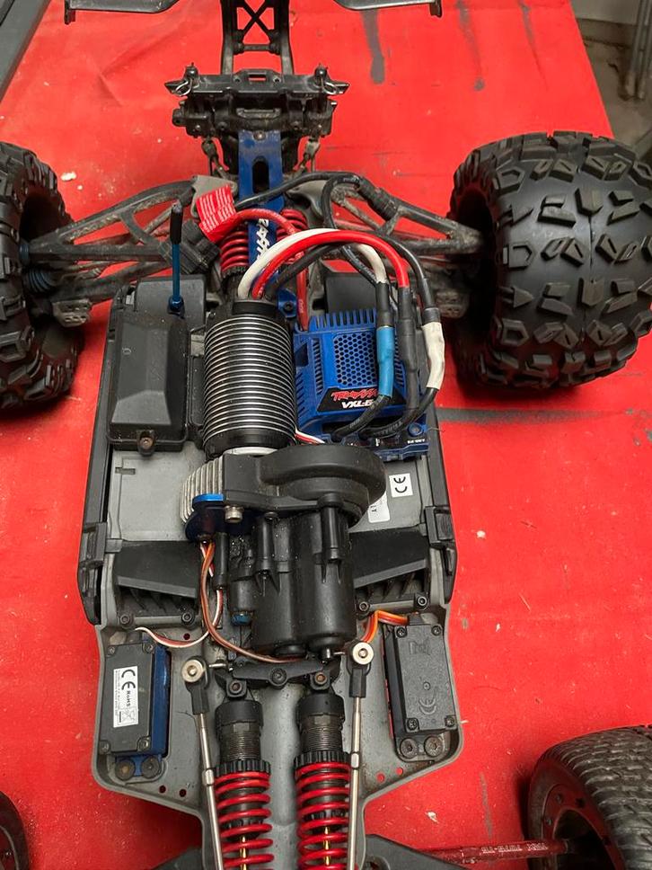 Traxxas e revo 1/8, Hobby en Vrije tijd, Modelbouw | Auto's en Voertuigen, Gebruikt, Auto, Groter dan 1:32, Overige merken, Ophalen