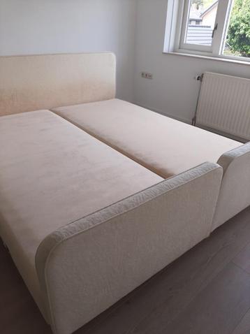 2 persoonsbed, matrasmaat 200cmx90cm beschikbaar voor biedingen