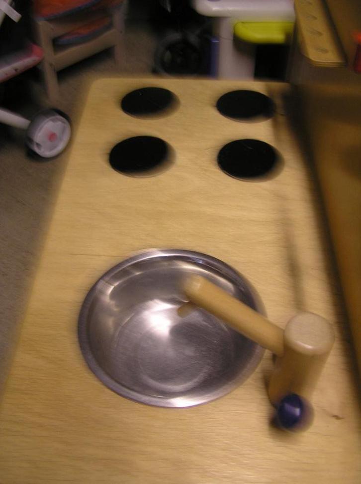 Houten speelkeukentje -, Kinderen en Baby's, Speelgoed | Houten speelgoed, Gebruikt, Meubelstuk of Keukentje, Ophalen