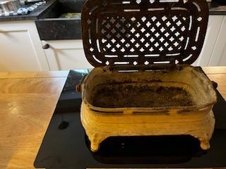 Antiek frans gietijzeren treefje beschikbaar voor biedingen