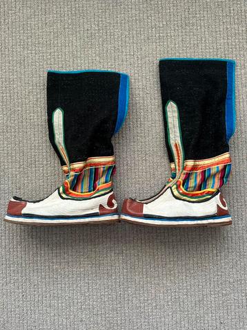 Tibetaanse laarzen beschikbaar voor biedingen