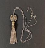 Bijzondere ketting hanger met kwastjes. Vintage, Overige materialen, Overige voorstellingen, Ophalen of Verzenden, Zo goed als nieuw