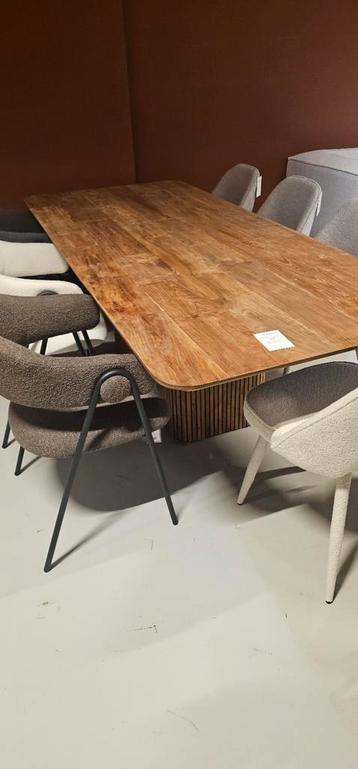 Eettafel teak / 230x110 cm / Meeneemprijs. beschikbaar voor biedingen