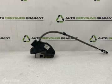 Slotmechanisme Rechts Voor Ford Focus 3 ORIG BM5AA21812BD beschikbaar voor biedingen
