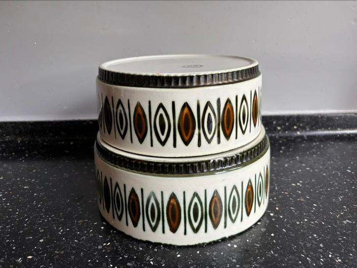 Twee schalen Boch Belgium Delta Ellipse, Huis en Inrichting, Keuken | Servies, Zo goed als nieuw, Schaal of Schalen, Overige stijlen