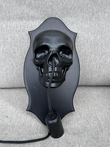 wandlamp skull beschikbaar voor biedingen