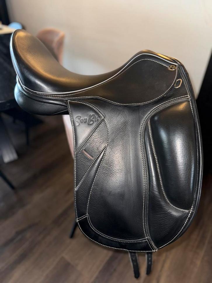 Seabis Asta, dressuur zadel, 17,5”. M boom, z.g.a.n., Dieren en Toebehoren, Paarden en Pony's | Zadels, Zo goed als nieuw, Dressuur